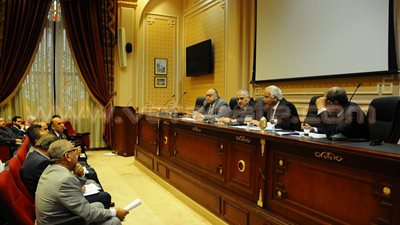 «نقل النواب» ترجئ الموافقة على قرض شراء 13 قاطرة مترو