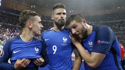 جريزمان وجيرو يقودان هجوم فرنسا أمام الدنمارك