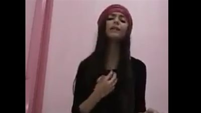بالفيديو.. فتاة تحول أغنية أصالة لأنشودة ساخرة من الامتحانات