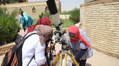 بالفيديو..بدء ظاهرة عبور كوكب عطارد أمام الشمس