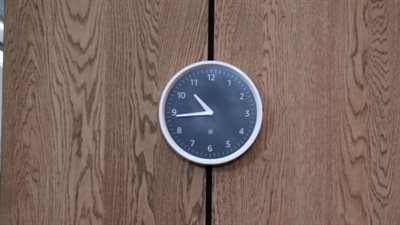 أمازون تطلق ساعة حائط بتطبيق أليكسا