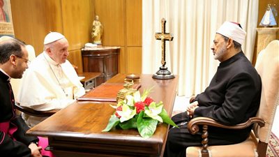 مستشار الطيب: لقاء شيخ الأزهر وبابا الفاتيكان يحمل الخير للجميع