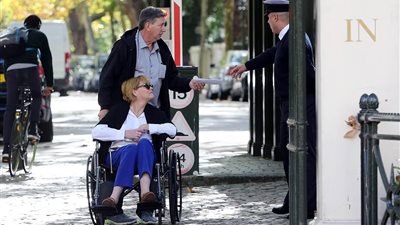 القصر الملكي يطرد شقيقة الأميرة ميجان لزيارتها بدون دعوى (صور)