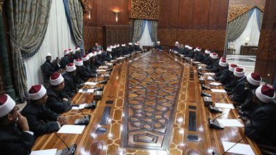 الإمام الأكبر للأئمة الوافدين: الأزهر يعول عليكم لتكونوا سفراء سلام