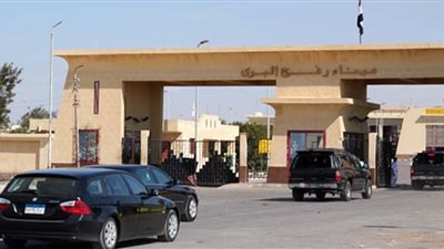 إعادة فتح معبر رفح البرى استثنائيا لليوم الثانى