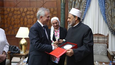 عمدة فرانكفورت: خطاب الأزهر المعتدل الحل الوحيد لمشكلات مسلمي الغرب