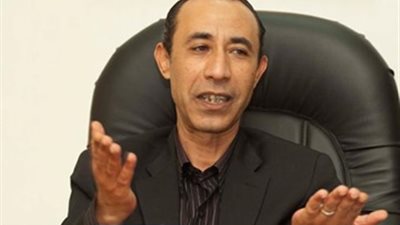 مدير عام المتابعة بشبكة الإذاعات الإقليمية يتنازل عن حوافزه لصندوق 