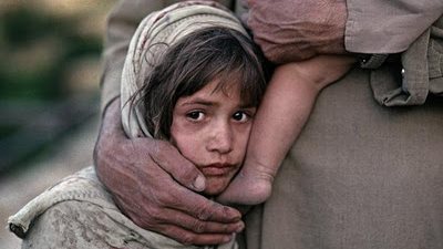 الجارديان: الفقراء يزدادون فقرًا حول العالم