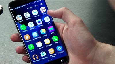 «تطبيقات اللايف» باب جديد لبيزنس التجارة الإلكترونية.. ظهرت أواخر 2016 عن طريق شركات في شرق آسيا.. 75 دولارا مقابل 60 ساعة عمل للمذيعة.. الوكيل يحصل على 20% من الأجر.. و«خبير»: مبا