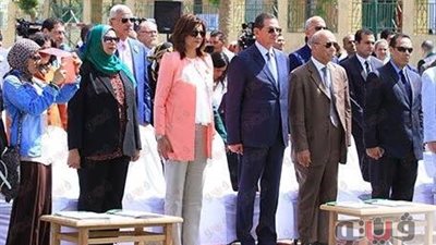 بالصور.. وزيرة الهجرة تتعهد بتقديم الدعم لحملة رعاية الأطفال بلا مأوى