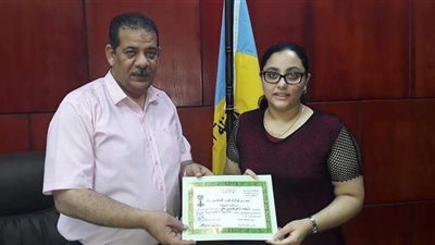 إدارة غرب التعليمية تكرم الأولى مكرر بالشهادة الإعدادية في الإسكندرية