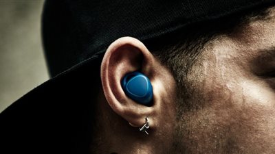 إطلاق سماعات الأذن اللاسلكية سامسونج جير IconX خلال أيام