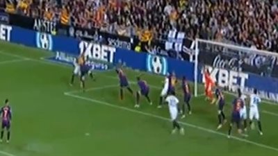 ميسي يخطف تعادلا صعبا لبرشلونة أمام فالنسيا 1/1 (فيديو)