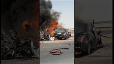 بالفيديو.. اشتعال سيارة بحادث مروري على الطريق السريع في الرياض