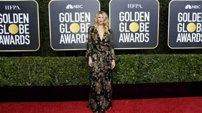 لورا ديرن تفوز بجائزة أفضل ممثلة مساعدة في فيلم درامي بحفل جولدن جلوب