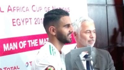 رياض محرز أحسن لاعب في مباراة الجزائر وغينيا