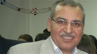 رئيس قطاع الأخبار بالتليفزيون يسعى لحل أزمة فروق الضرائب