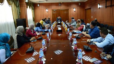 محافظ بورسعيد يتابع الاستعدادات لتطبيق منظومة التأمين الصحي