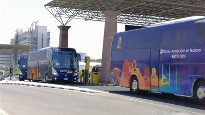 مطار القاهرة يستقبل طائرة خاصة لمشجعي منتخب مدغشقر (صور)