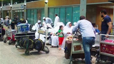 مطار القاهرة في أسبوع.. وزير الطيران يتفقد أعمال التطوير.. يتابع الاستعدادات النهائية لاستقبال ضيوف حفل قناة السويس.. نقل 50 ألف معتمر إلى الأراضي السعودية.. وتكثيفات أمنية لمواجهة أعمال الشغب