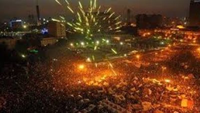 «التحرير» حائر في تخليد الشهداء.. الثوار يقيمون نصبا تذكاريا بعد تنحي مبارك.. القوات المسلحة تطلق مسابقة لاختيار أفضل تصميم.. «الإخوان» يتجاهلون و«الببلاوي» يضع حجر الأسا