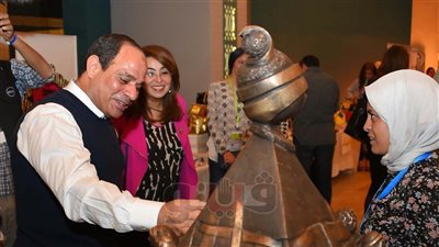 تفاصيل يوم رئاسي مكثف بمنتدى الشباب.. السيسي يطرح حلولا لمشكلتي البطالة والأمية والزيادة السكانية.. يؤكد اهتمامه بالحفاظ على الدولة الوطنية ومؤسساتها.. ويتفقد معرضا للمنتجات بشرم