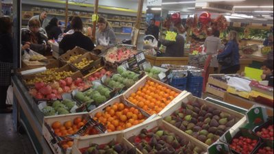 رحلة صالح فرهود إمبراطور «الفاكهة والخضراوات».. التاجر الكبير بدأ من «ميت بدر حلاوة».. عوائق الانتقال لباريس الأصعب في حياته.. التقى 17 رئيسا.. ورئيس الجالية المصرية في فرنسا تكليل