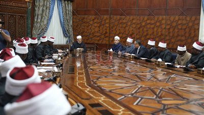 شيخ الأزهر يدعم الأئمة الوافدين علميا وتأهيليا