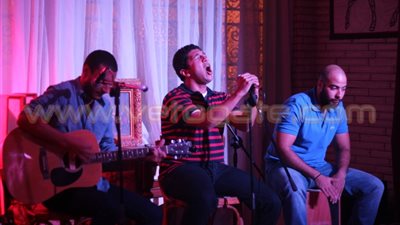 بالفيديو والصور.. «كيان» يتألق على مسرح «علبة ألوان» بالزمالك