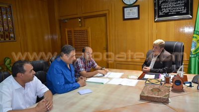 محافظ الإسماعيلية يستعرض مخطط مشروع نفق مشاة جامعة قناة السويس