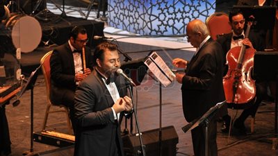 عاصي الحلاني يرقص «الدبكة» على مسرح الأوبرا بمهرجان الموسيقى