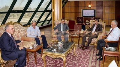 «ميناء دمياط» توقع ترخيص تخزين ومستودعات جديدة