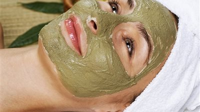 ماسك الطمي الأخضر حل سحري لعلاج مشكلات البشرة السبع