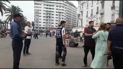 بالفيديو.. رد فعل فتاة مغربية تحرش بها رجل في الشارع