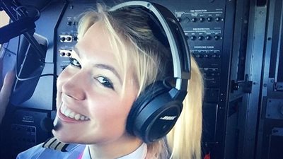 بالصور.. طيارة هولندية تشعل إنستجرام بصورها حول العالم