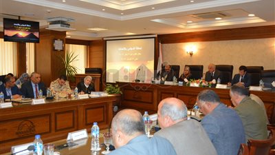 محافظ الجيزة: طلاء 50 عقارا بكل حي ومركز ومدينة كمرحلة أولى