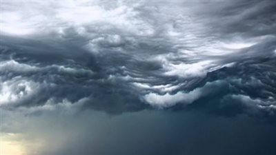 القصة الكاملة لـ«سحب يوم القيامة»..عالم بريطاني يبدأ في تفسيرها 2009..والمواطنون اعتبروها «كائنات فضائية»..الأرصاد العالمية تعلن انضمامها لأطلس السحب الحديث..و«عبدالعال» 