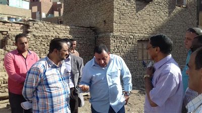 مساعد وزير الآثار يتفقد سير العمل بمجموعة من القباب بأسوان (صور)