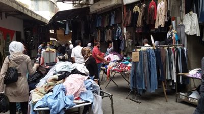 «الملابس الجاهزة» تكشف حجم تجارة «البالة» وأسباب انتشارها