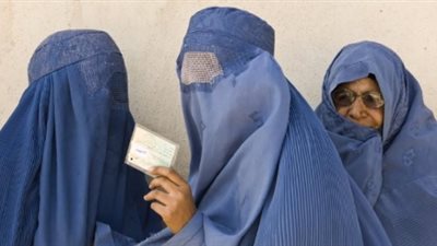 بطاقات هوية تثير أزمة عرقية في أفغانستان قبل الانتخابات الرئاسية