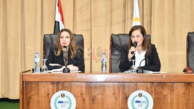 وزيرة التخطيط تفتتح الندوة التعريفية من برنامج تأهيل القيادات الشابة