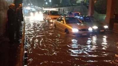 هبوط أرضي وسقوط سور عقار وغرق شوارع.. حصيلة الأمطار بالإسكندرية