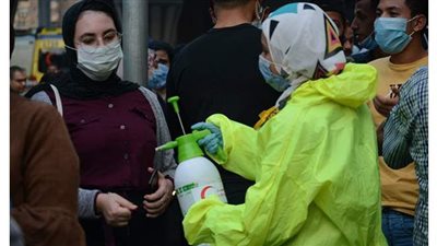 الهلال الأحمر يعقم اللجان الانتخابية بالجامعة العمالية بدائرة مدينة نصر | صور