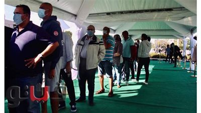 طوابير للناخبين أمام لجنة المدرسة البريطانية في الرحاب | صور