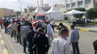 إقبال كثيف على لجان انتخابات النواب بالتجمع الخامس | صور