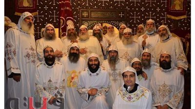الأنبا بيمن يشارك في سيامة ٣ كهنة و٨ آباء في درجة القمصية بدير المحرق بأسيوط