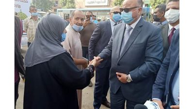 محافظ القاهرة يتفقد عددًا من اللجان الانتخابية