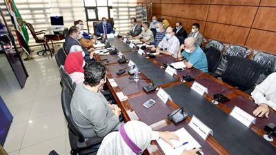 محافظ الدقهلية يتابع الانتخابات من غرفة العمليات | صور