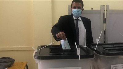 رئيس شركة السكر يدلي بصوته في انتخابات النواب