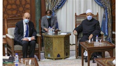 شيخ الأزهر خلال لقائه وزير خارجية فرنسا: الإساءة للنبي مرفوضة شكلا وموضوعا.. والإرهاب صناعة دولية وبندقية بالإيجار